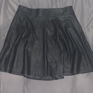 Adorable High rise leather skirt